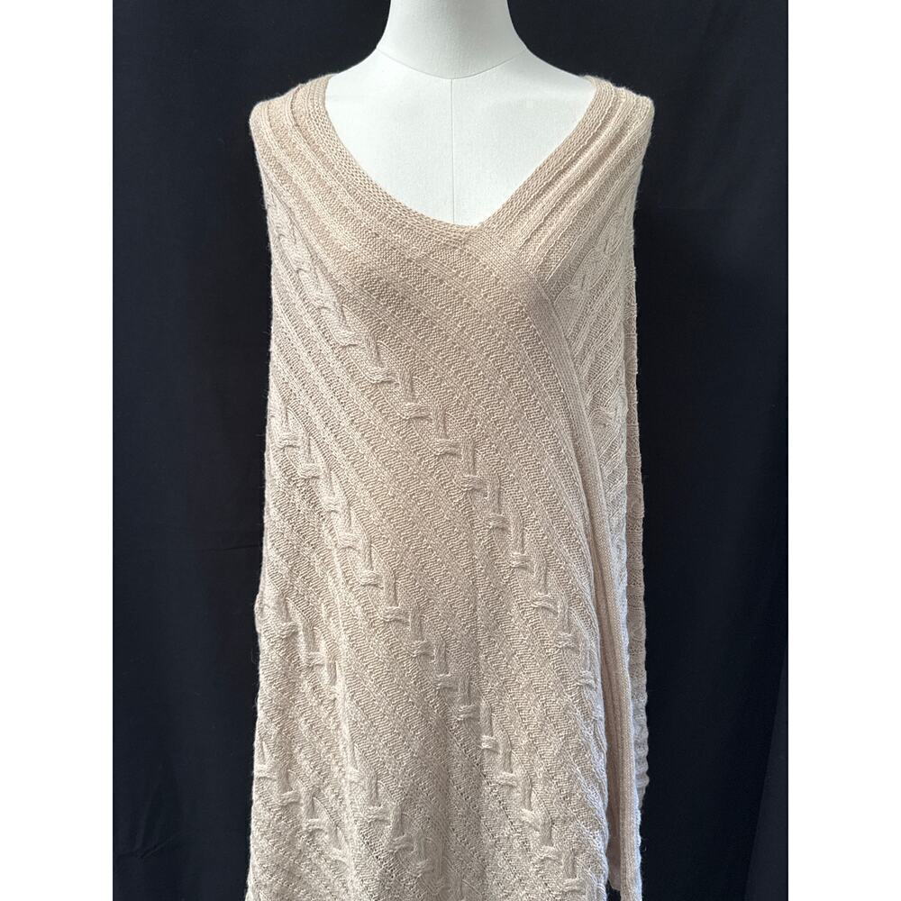 Women’s Novica Beige Textured Poncho One Size
